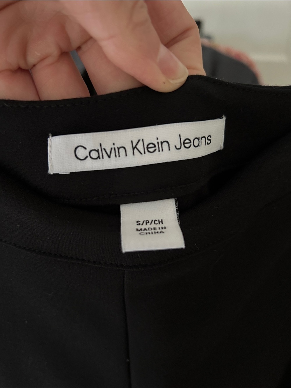 Calvin Klein Relaxed Dress Pant. Size small. 24” inseam. Pockets. Black. - Picture 3 of 5